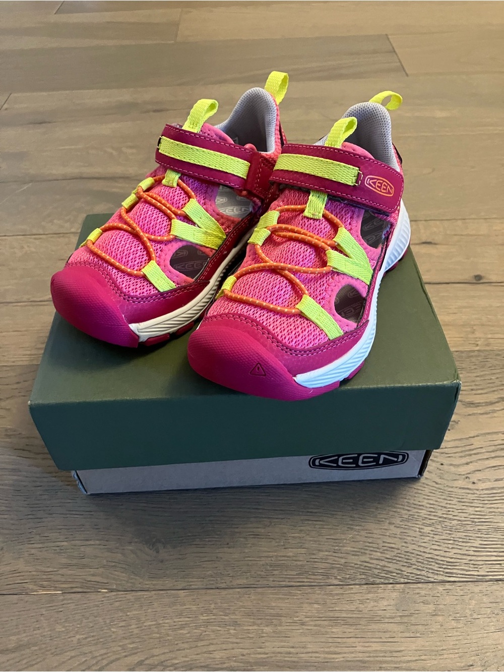 New KEEN Kids' Pink & Neon Yellow Sandal Shoes